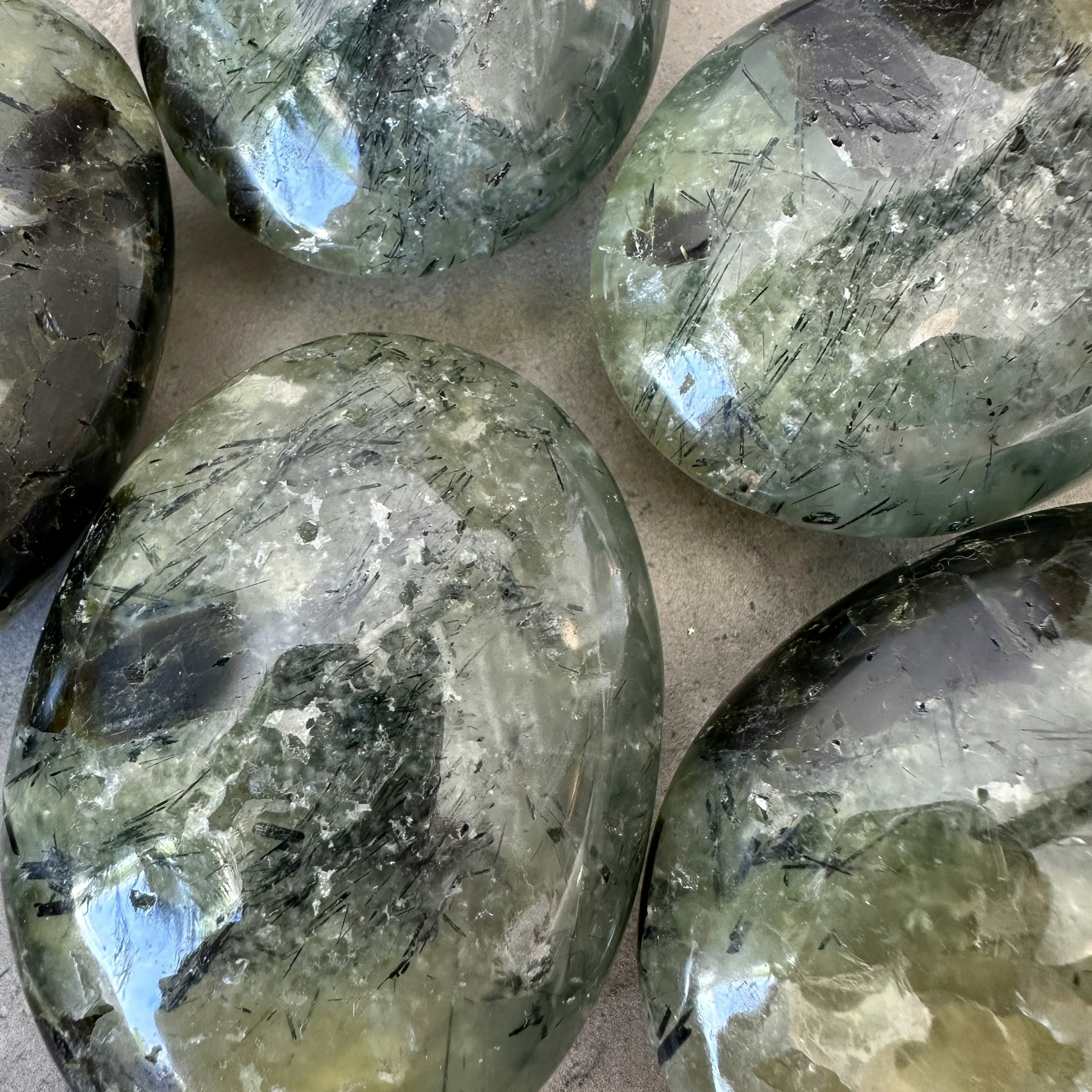 Prehnit, jumbo palmstone (A)