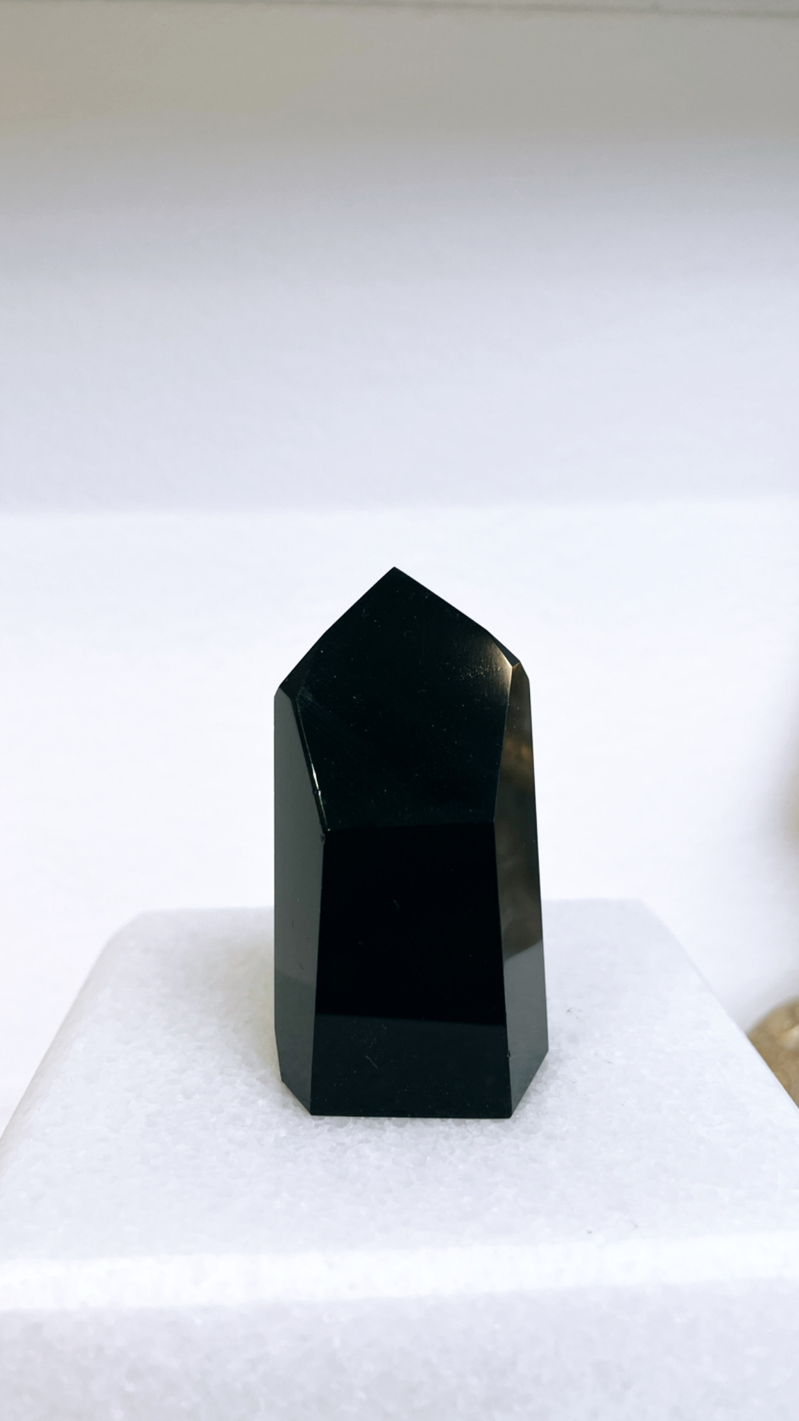 Svart Obsidian, torn B