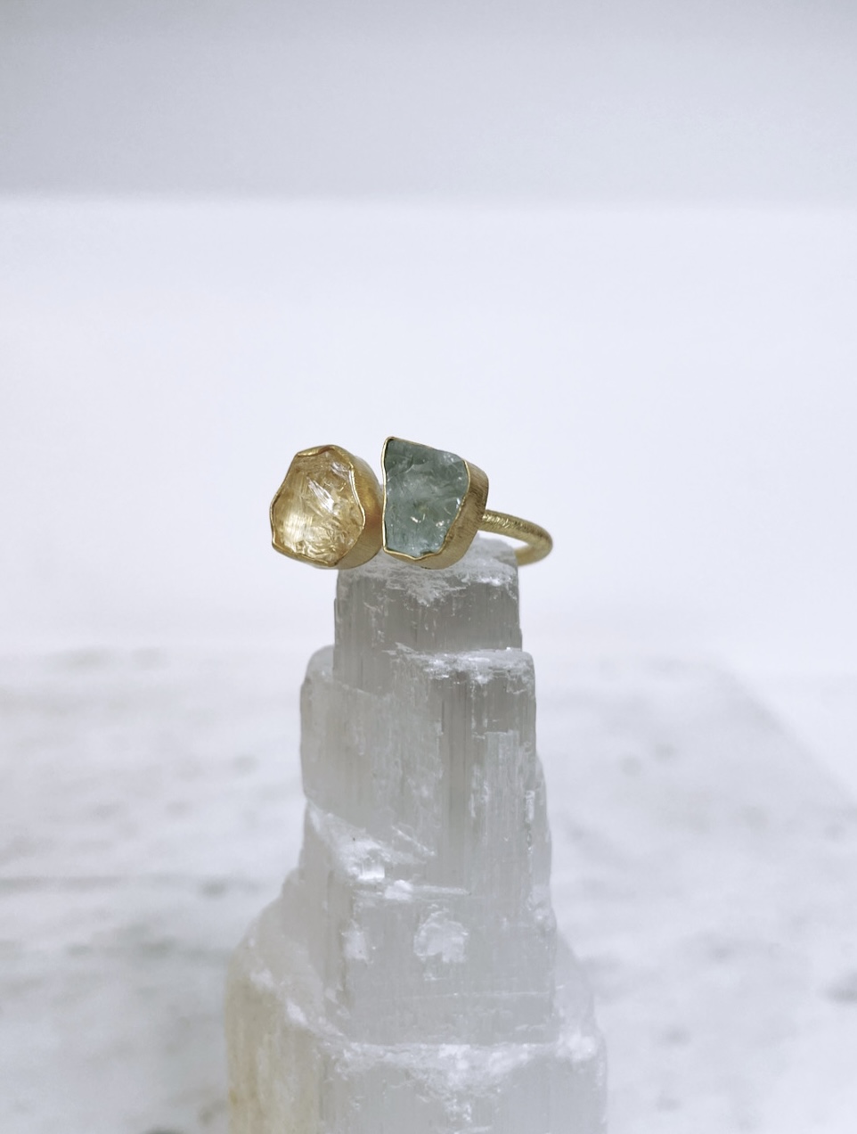 Citrin och Akvamarin, ring från Biverståhl Crystals