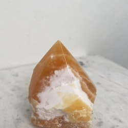 Orange kalcit, semipolerad spets