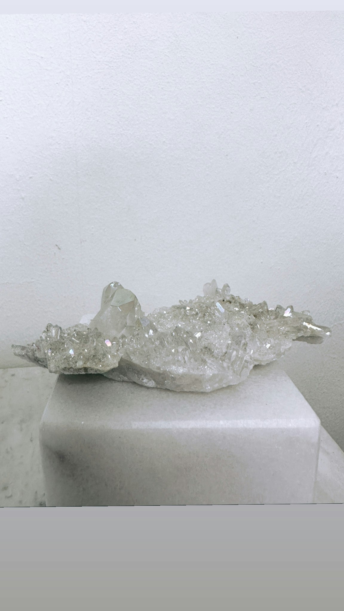 Kvar? Bergkristall med aura, kluster (B)