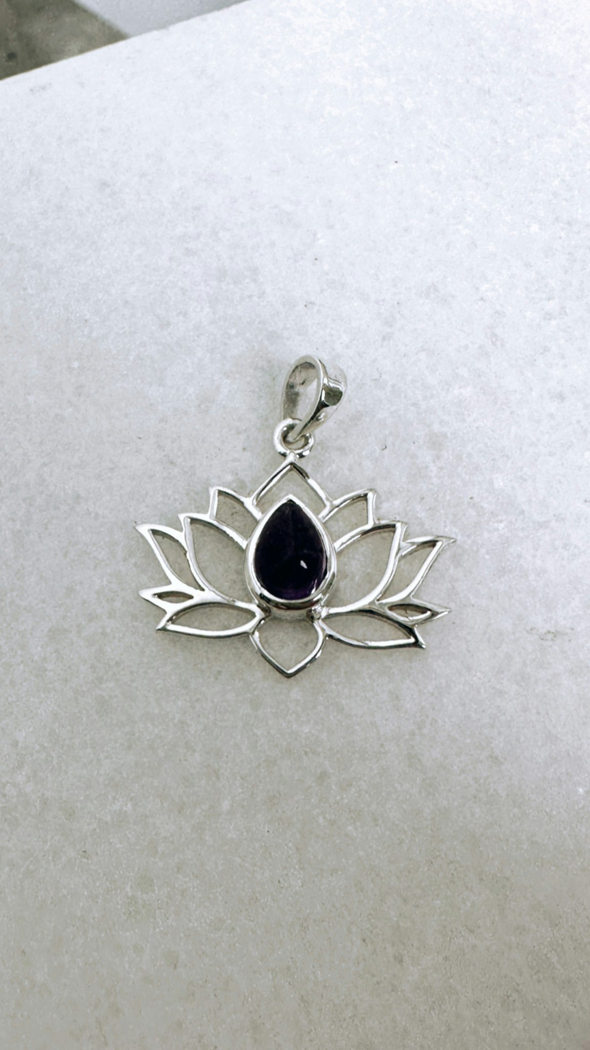 Lotushänge med Onyx,  silver 925