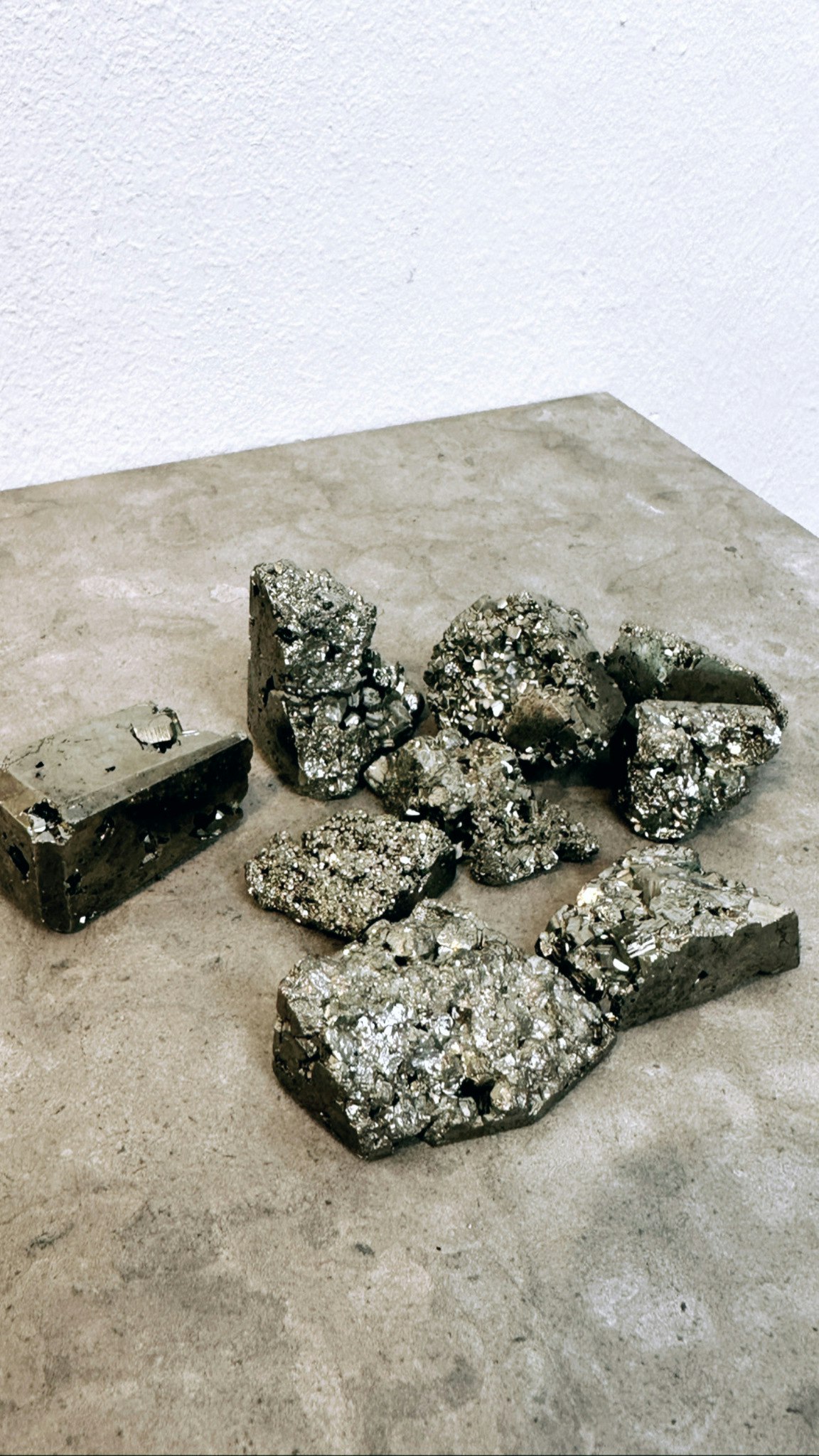 Pyrit, kluster delvis polerad