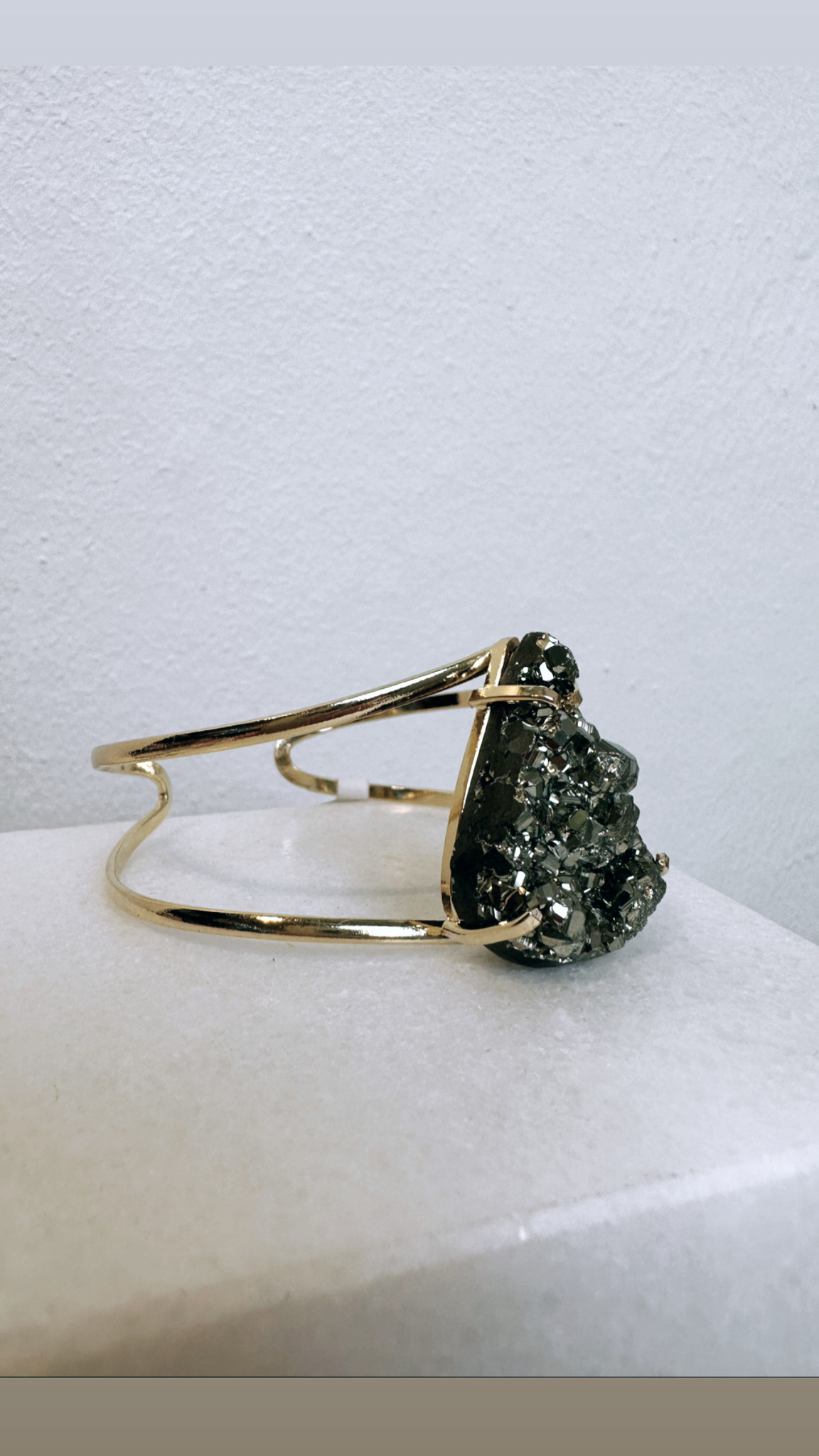 Pyrit, justerbar guld armband (H)