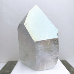 Bergkristall med aura, torn (A)