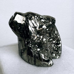Pyrit, carving björn (B)