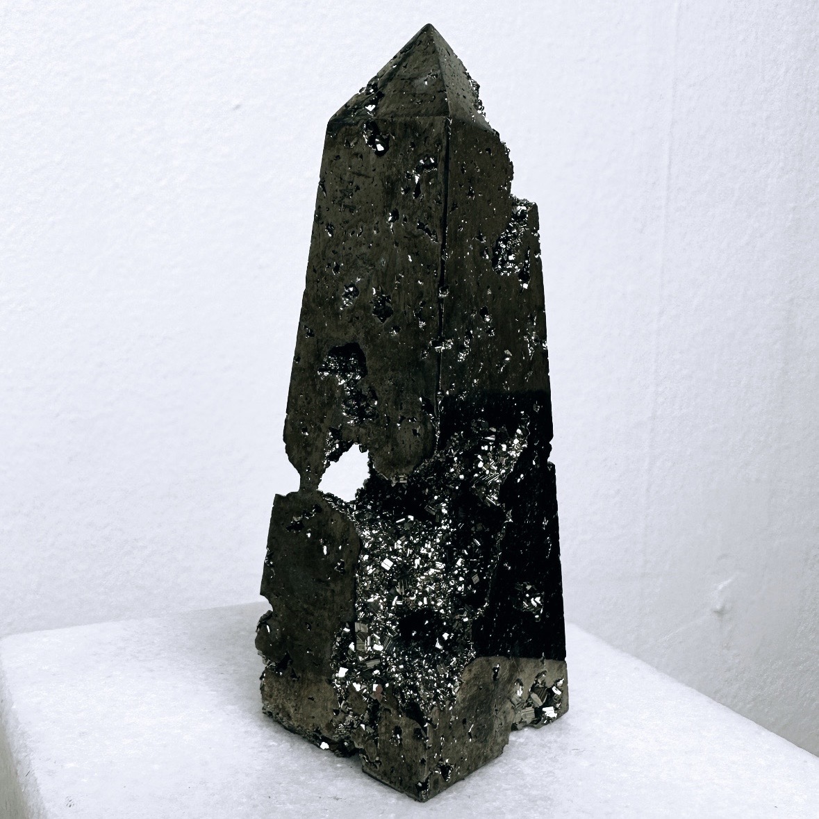 Pyrit, torn (C)