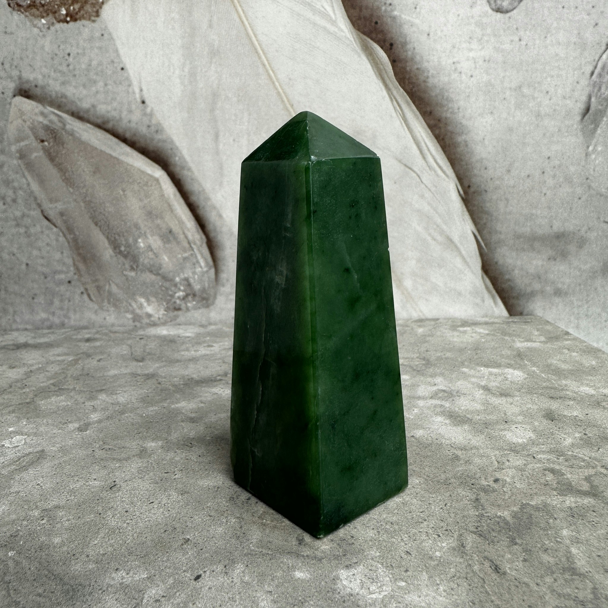 Torn i Nefrit, en sten känslomässig balans, stabilitet & beskydd