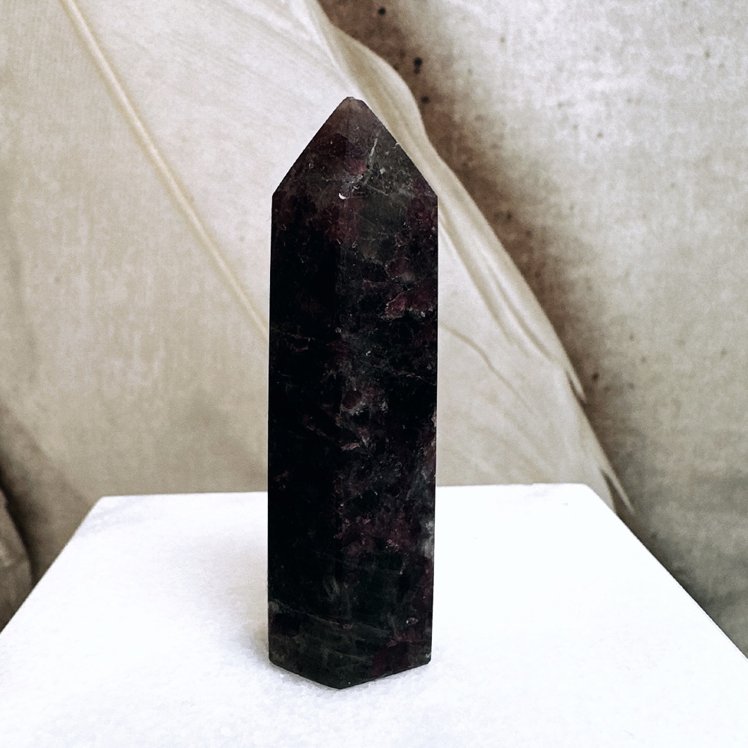 Unicorn stone / Lepidolit, rosa turmalin & rökkvarts, torn (A)