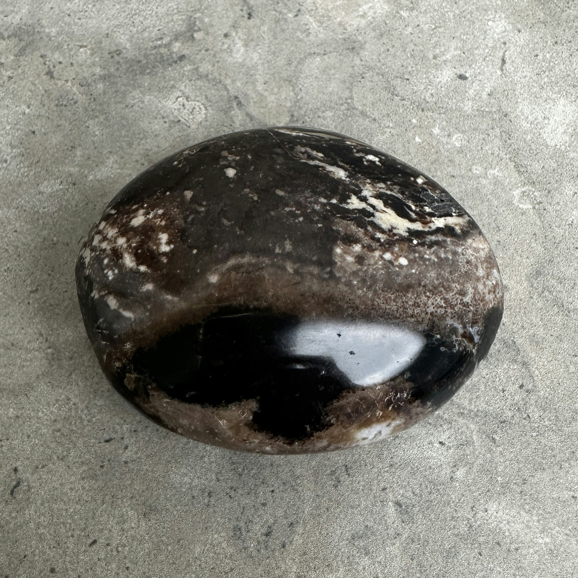 Svart Opal, palmstone (A)