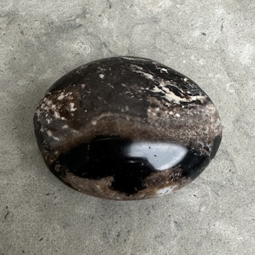 Svart Opal, palmstone (A)