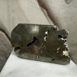 Pyrit, kluster delvis polerad (S)