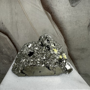 Pyrit, kluster delvis polerad Large
