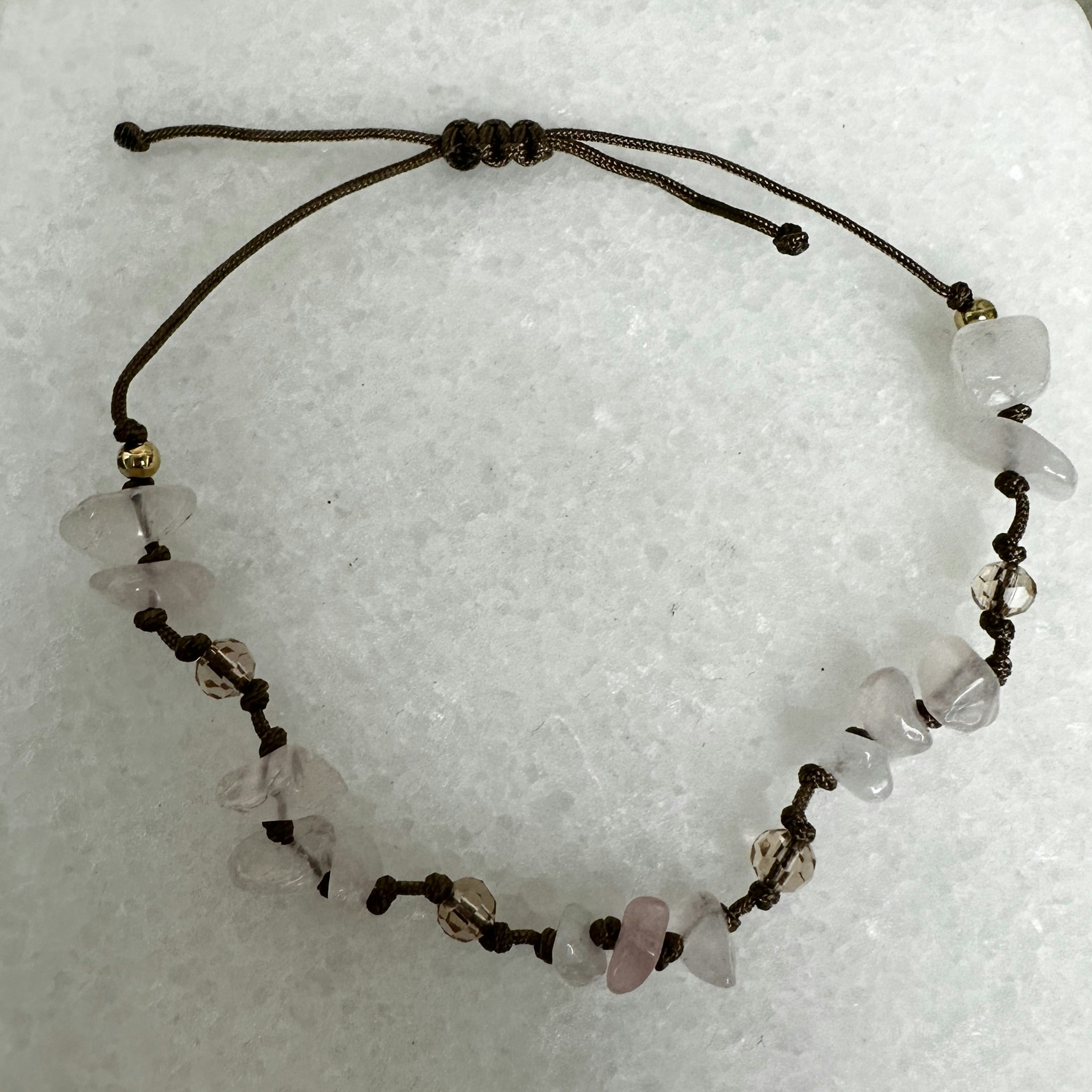 Armband med pärlor i Rosenkvarts