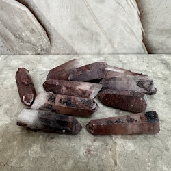 Red Dragon Lemurian Quartz, råa spetsar (medium)