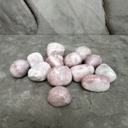 Rosa Opal, trumlad medium
