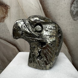 Pyrit, carving örn (B)
