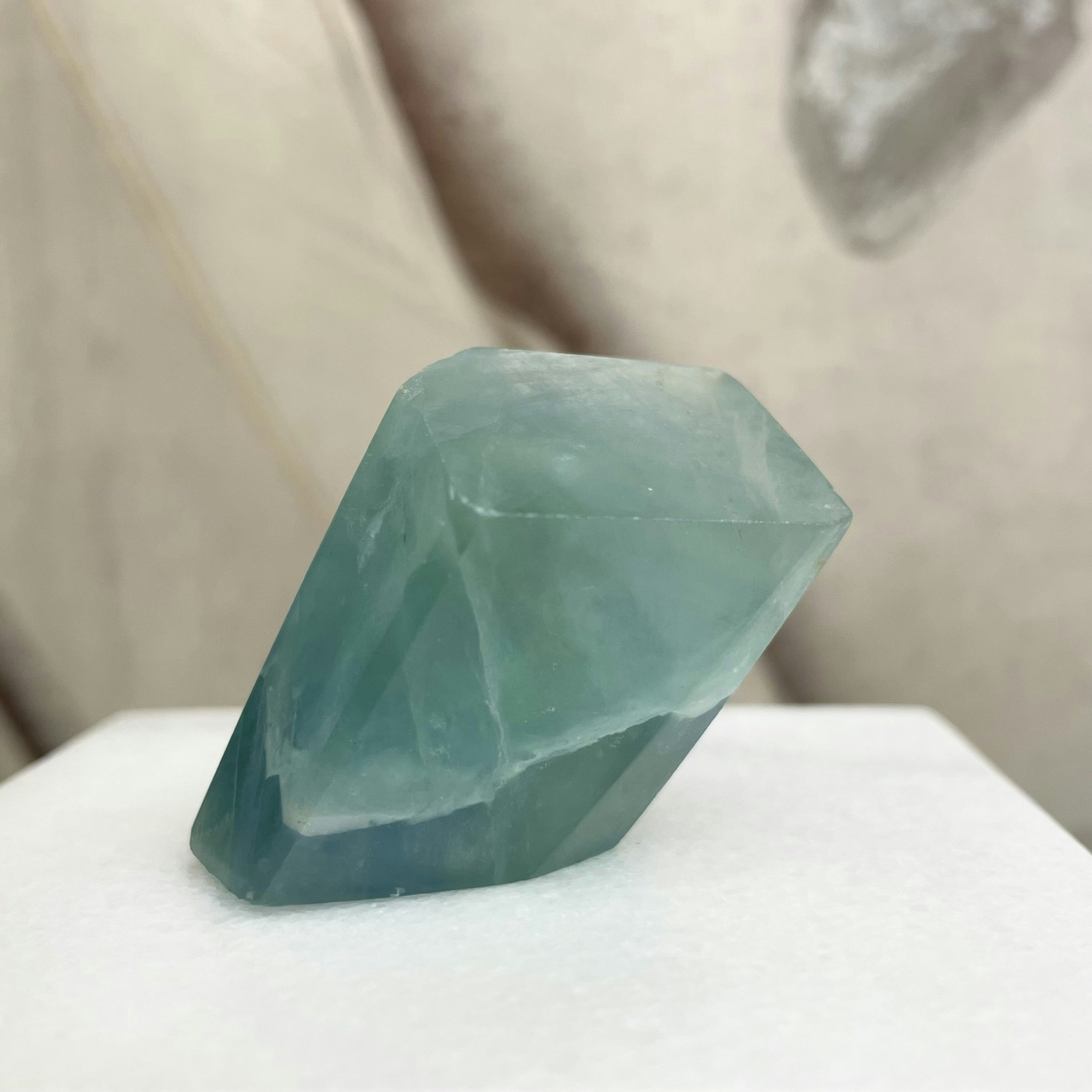 Fluorit, free form (A)