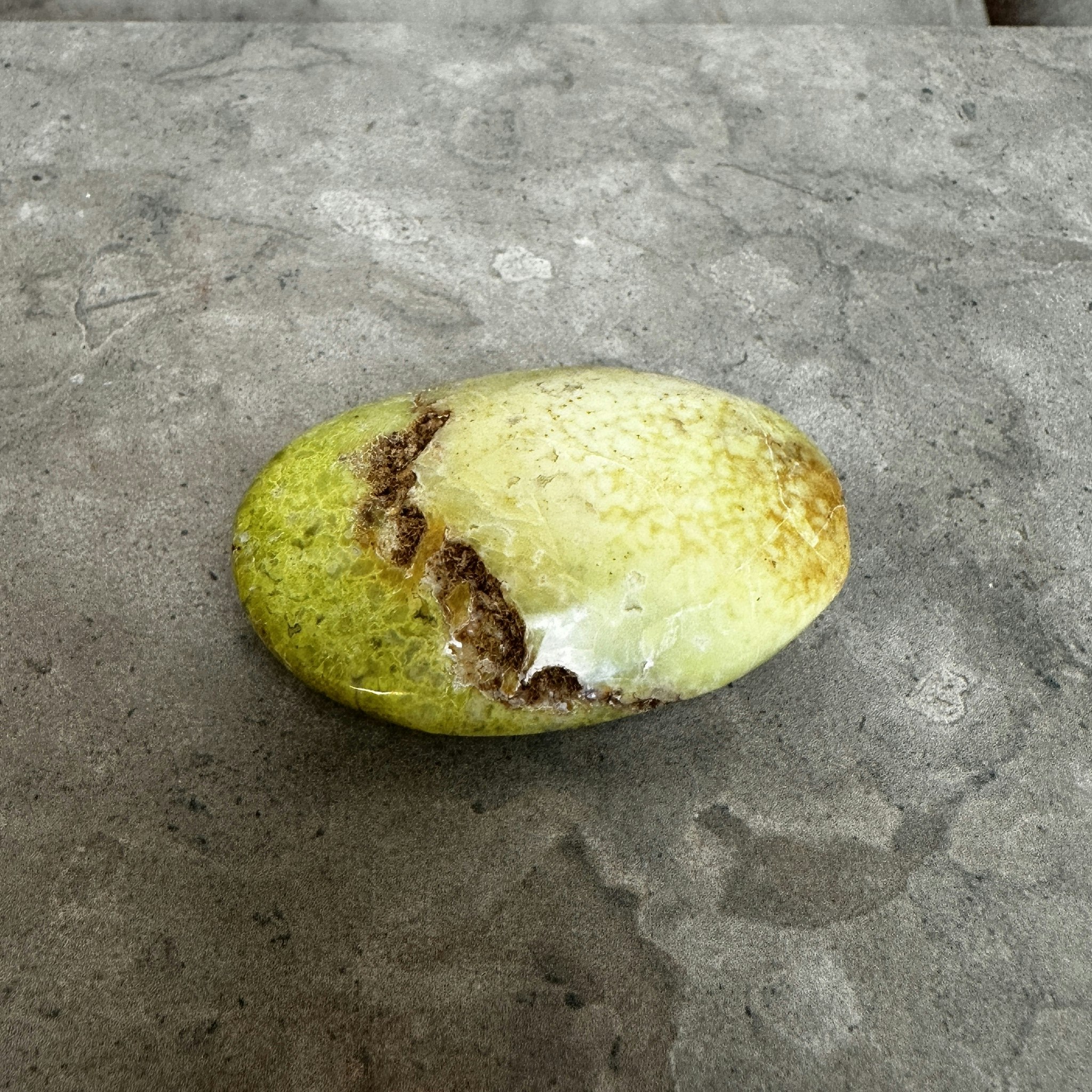 Grön Opal, palmstone (A)