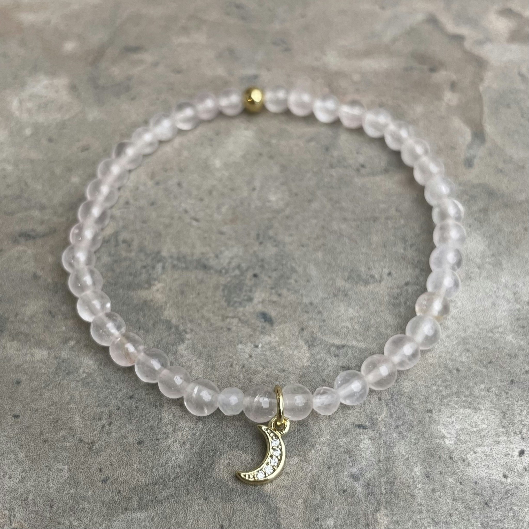 Rosenkvarts, armband med guldmåne