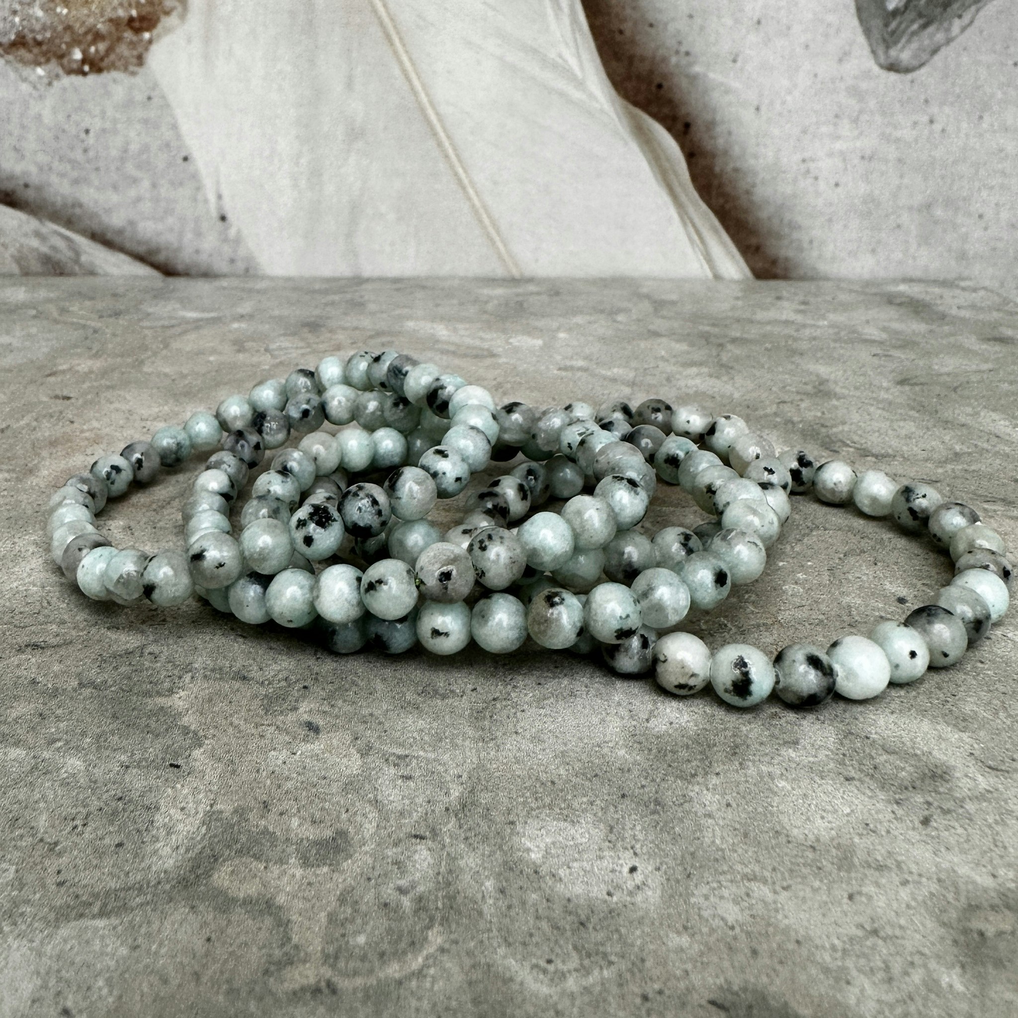 Kiwi Jaspis, armband 6 mm