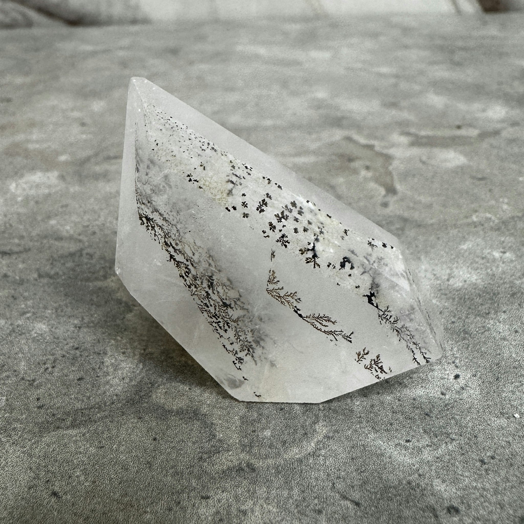 Dendrit i kvarts, Free form