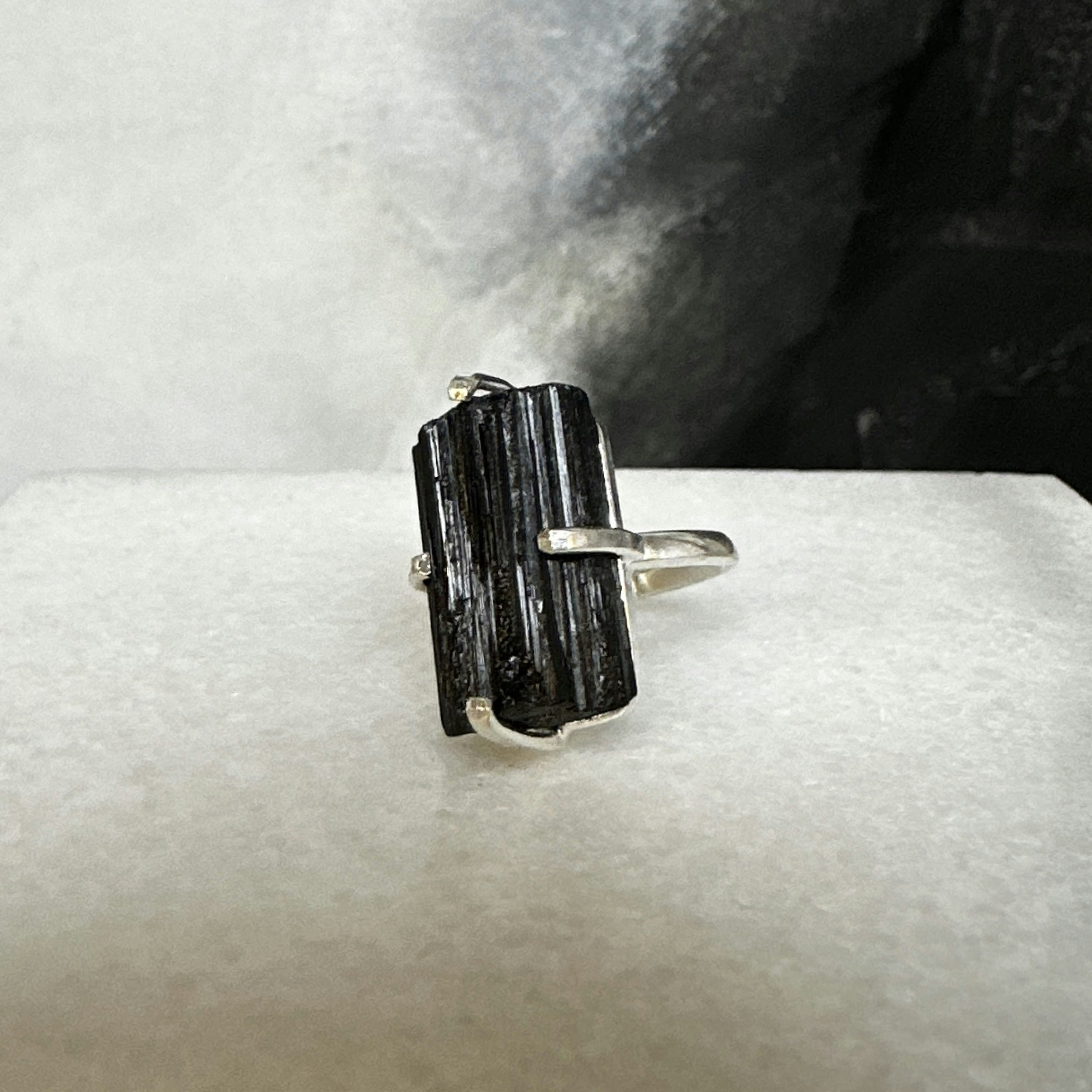 Svart Turmalin, justerbar ring silver (C)