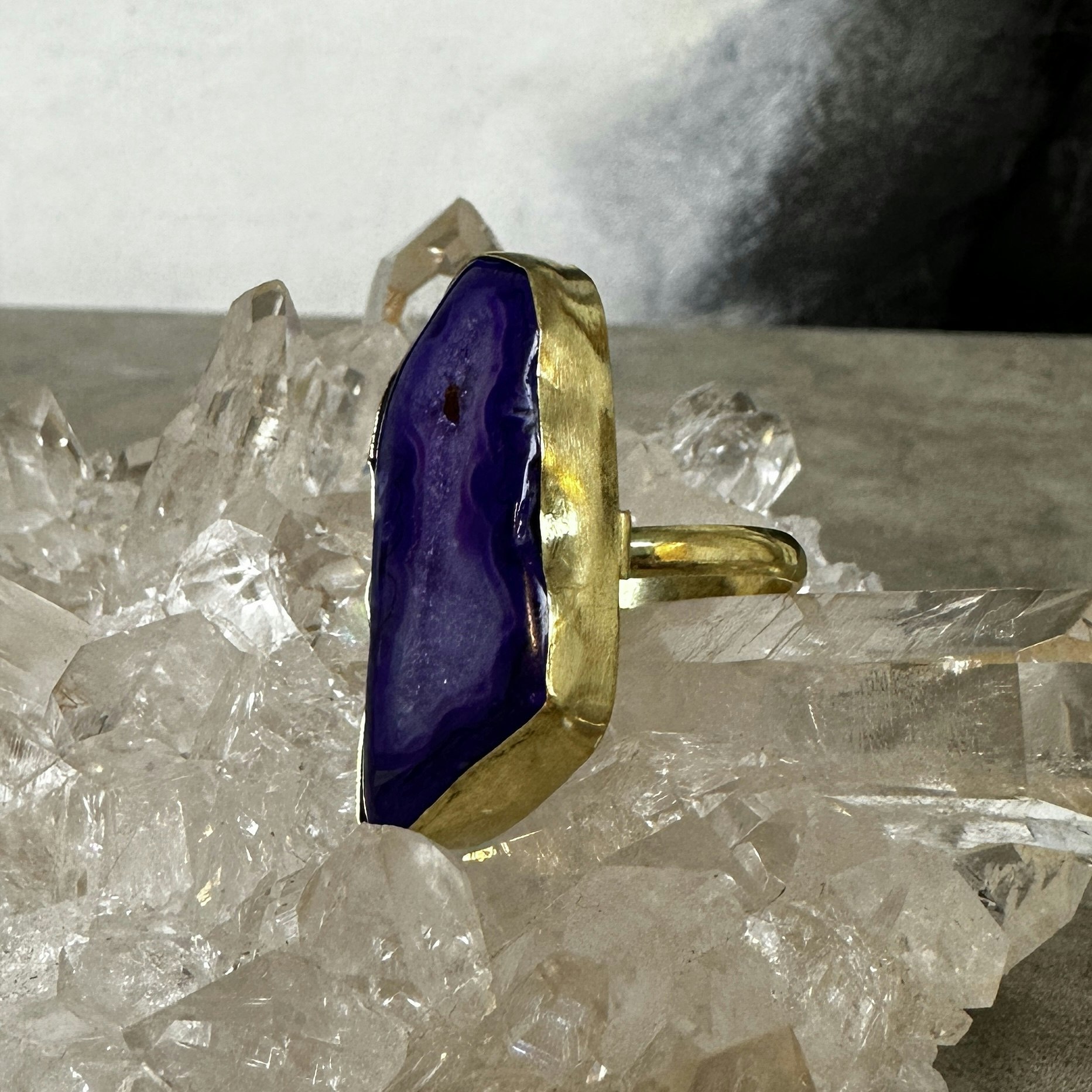 Boho ring med agat i mässing, lila (D)