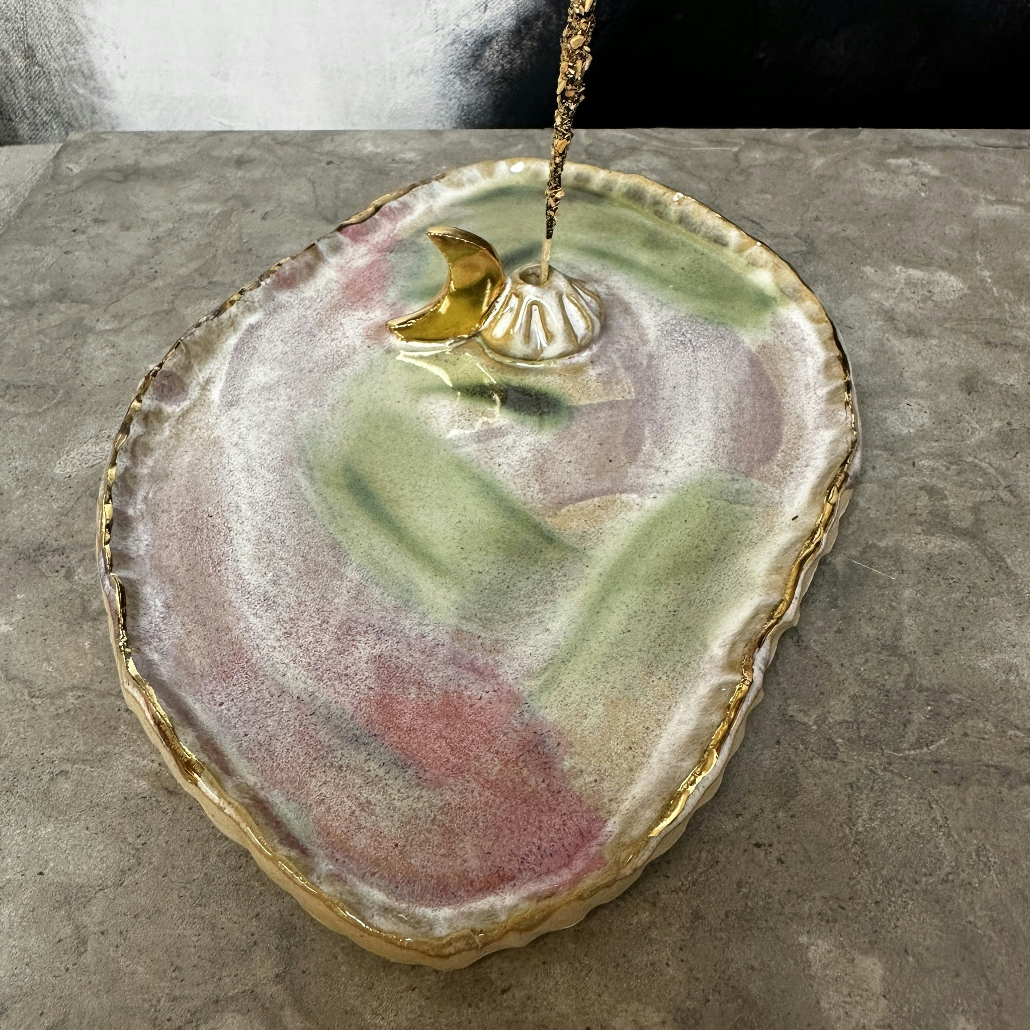 Rökelsefat Earth, oval med äkta guld (B)