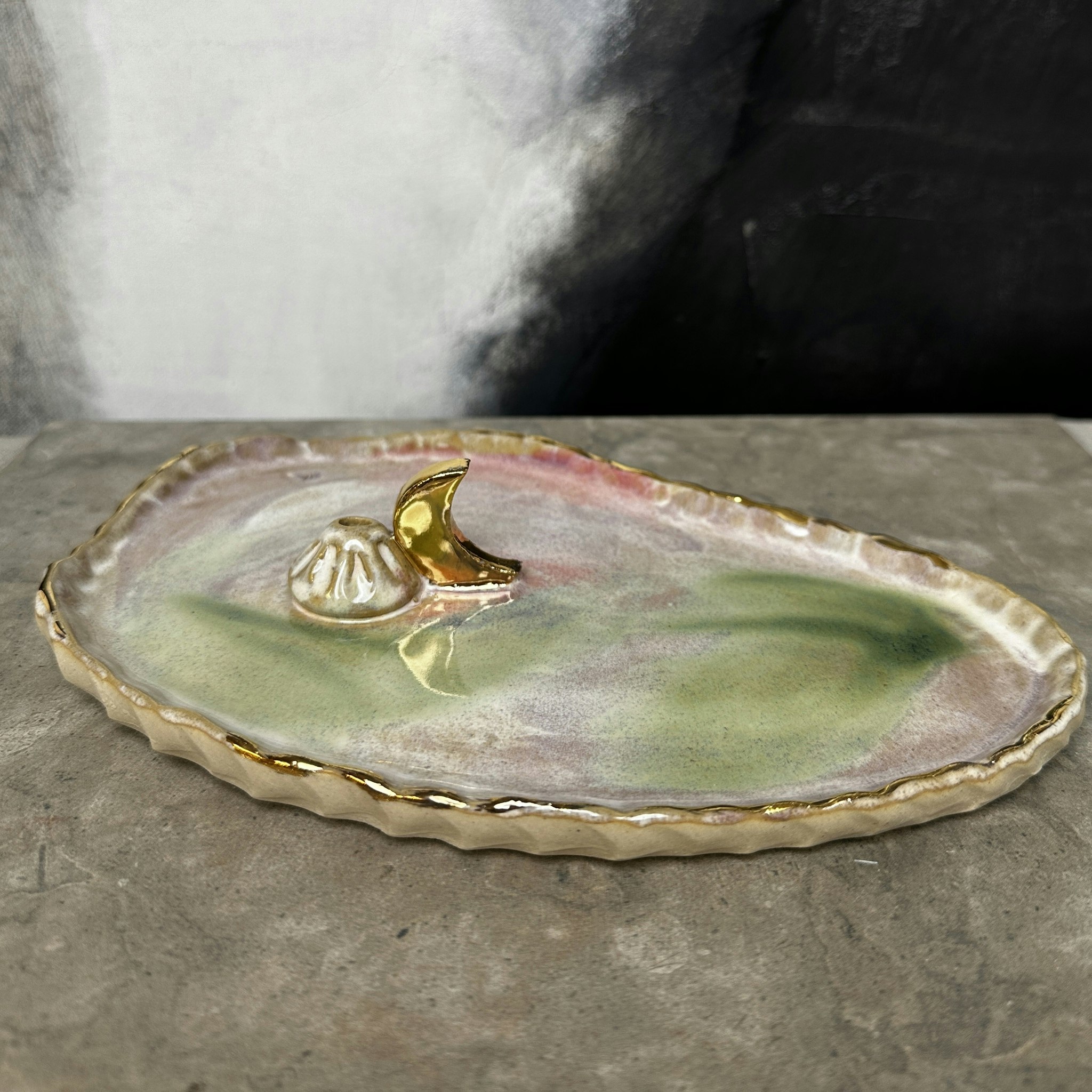 Rökelsefat Earth, oval med äkta guld (D)