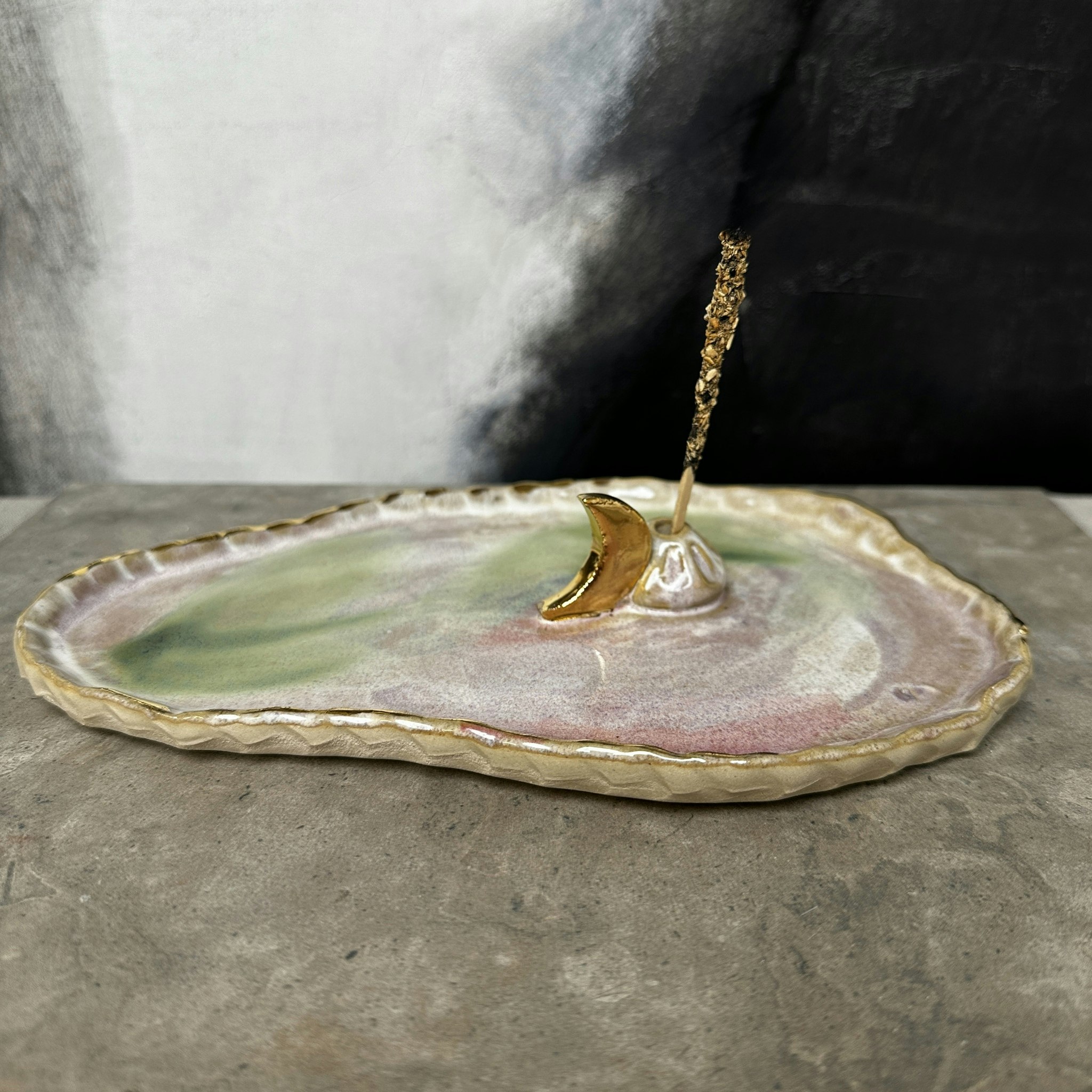 Rökelsefat Earth, oval med äkta guld (D)