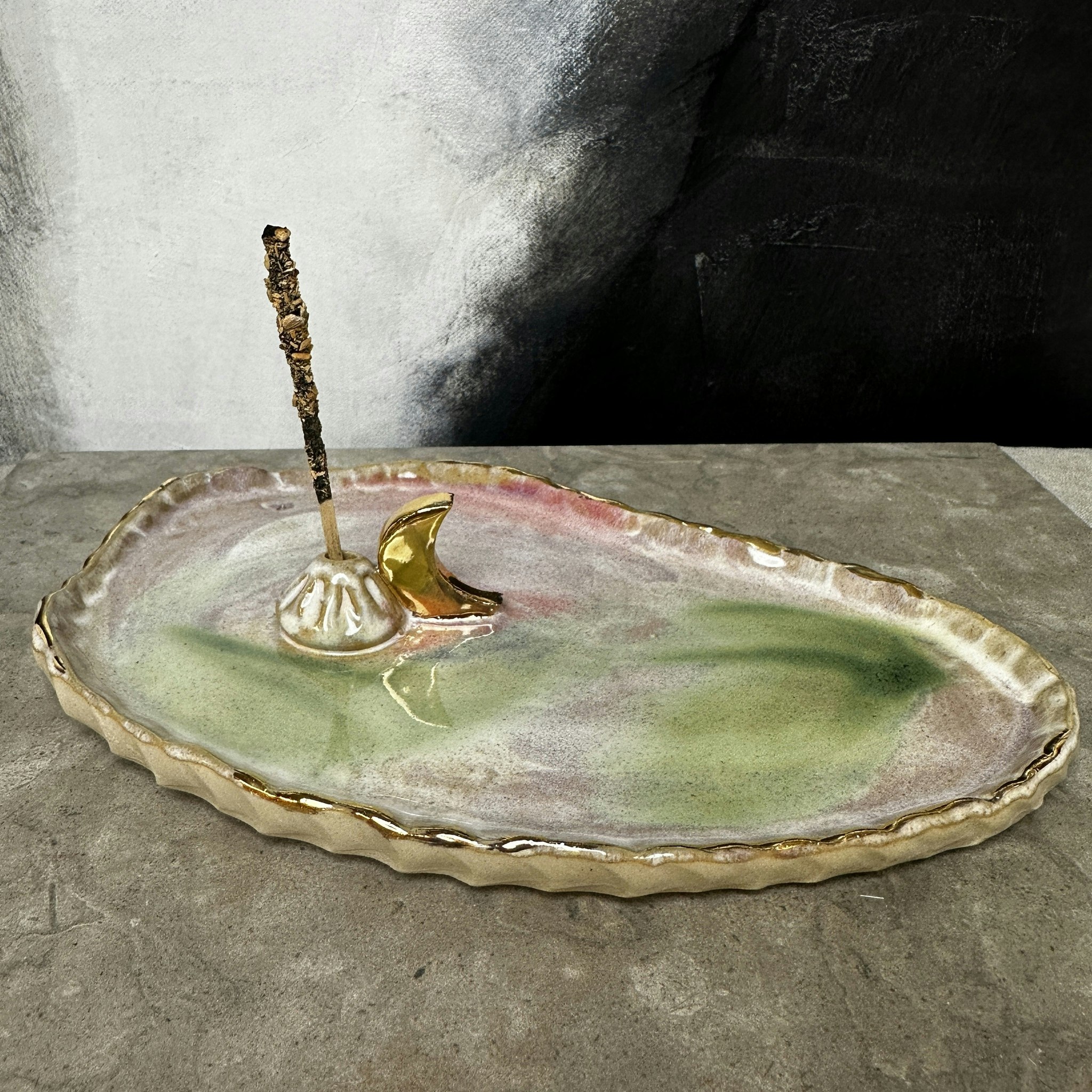 Rökelsefat Earth, oval med äkta guld (D)