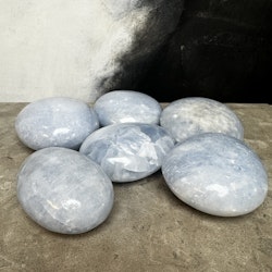 Blå kalcit, palmstone