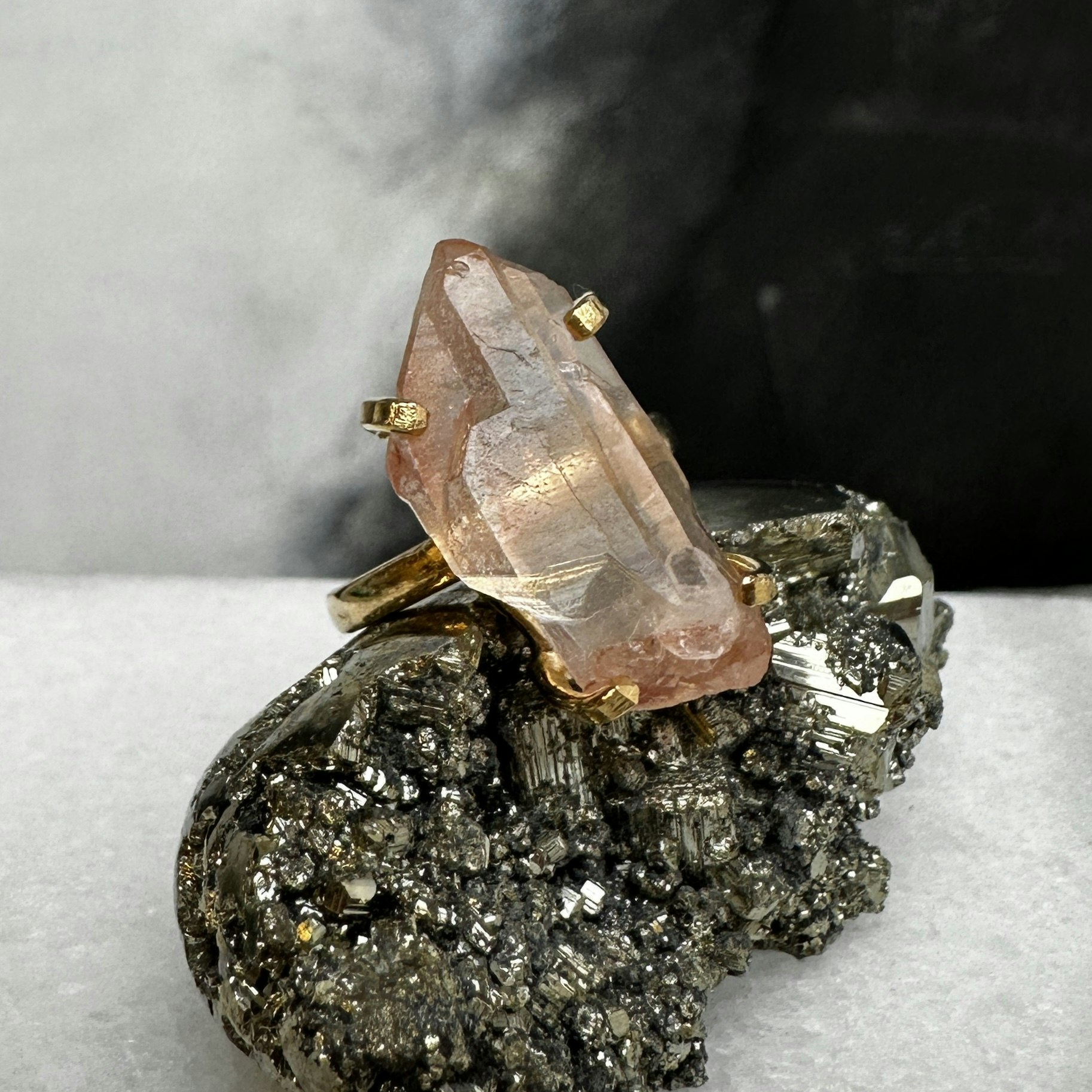 Pink Lemurian Quartz, justerbar ring guld