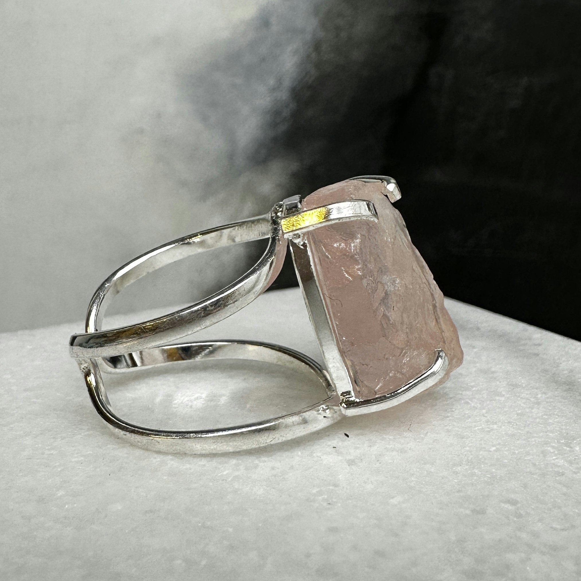 Rosenkvarts, justerbar ring, silver (K)