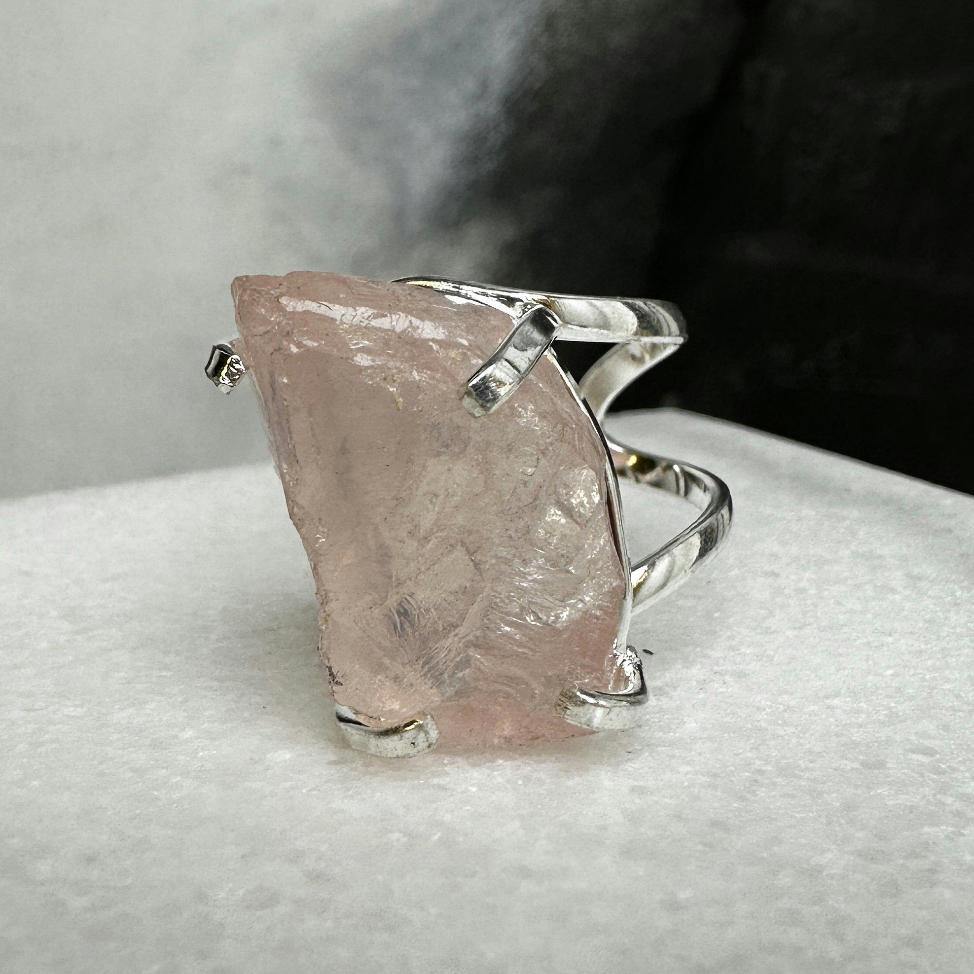 Rosenkvarts, justerbar ring, silver (K)