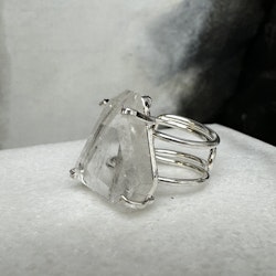 Bergkristall facetterad, ring justerbar silver (C)