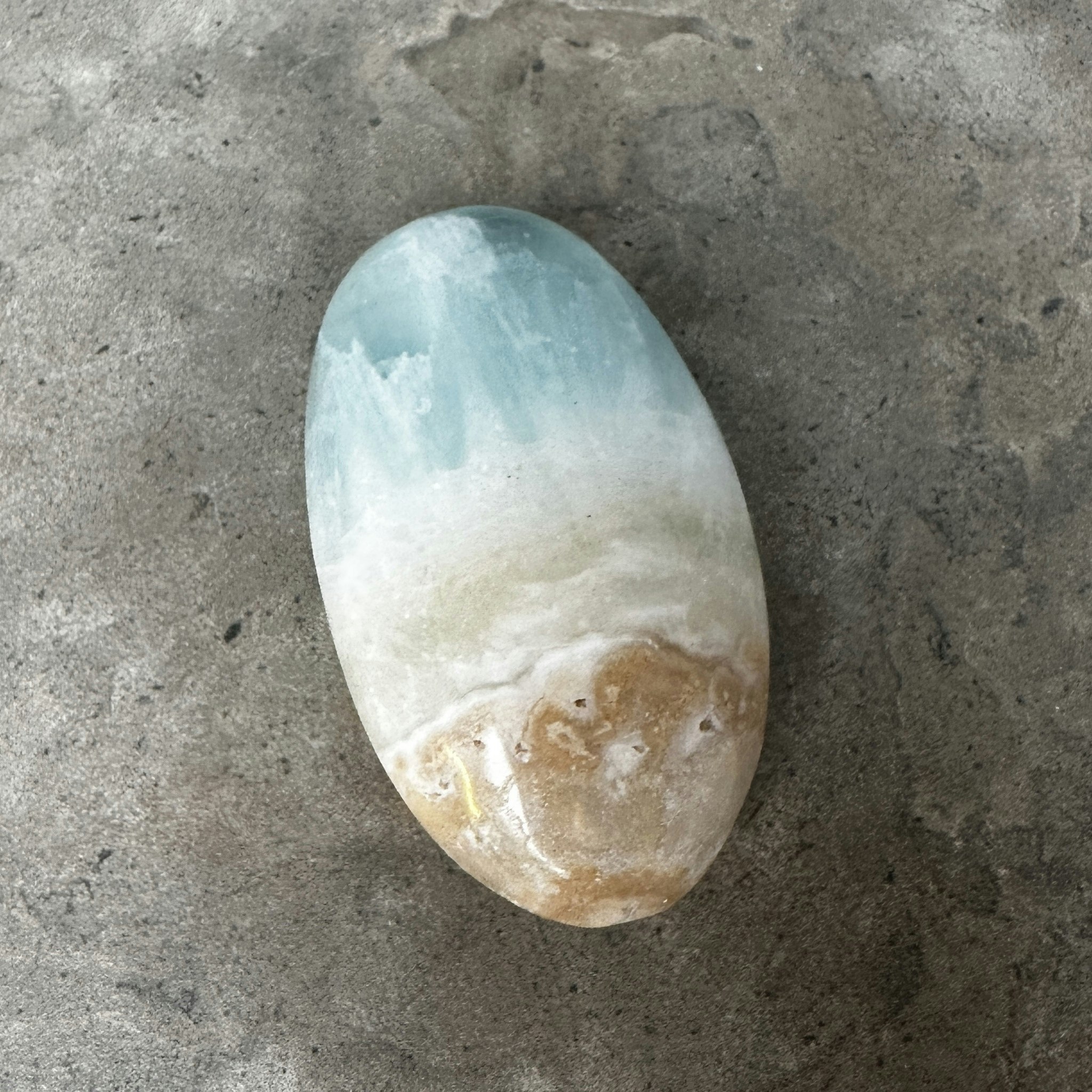 Karibisk Blå Kalcit med aragonit, palmstone (A)