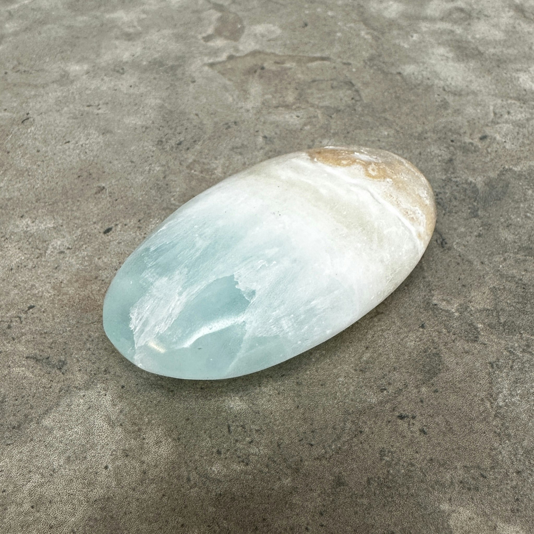 Karibisk Blå Kalcit med aragonit, palmstone (A)