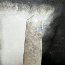 Regnbågsmånsten, torn (C)