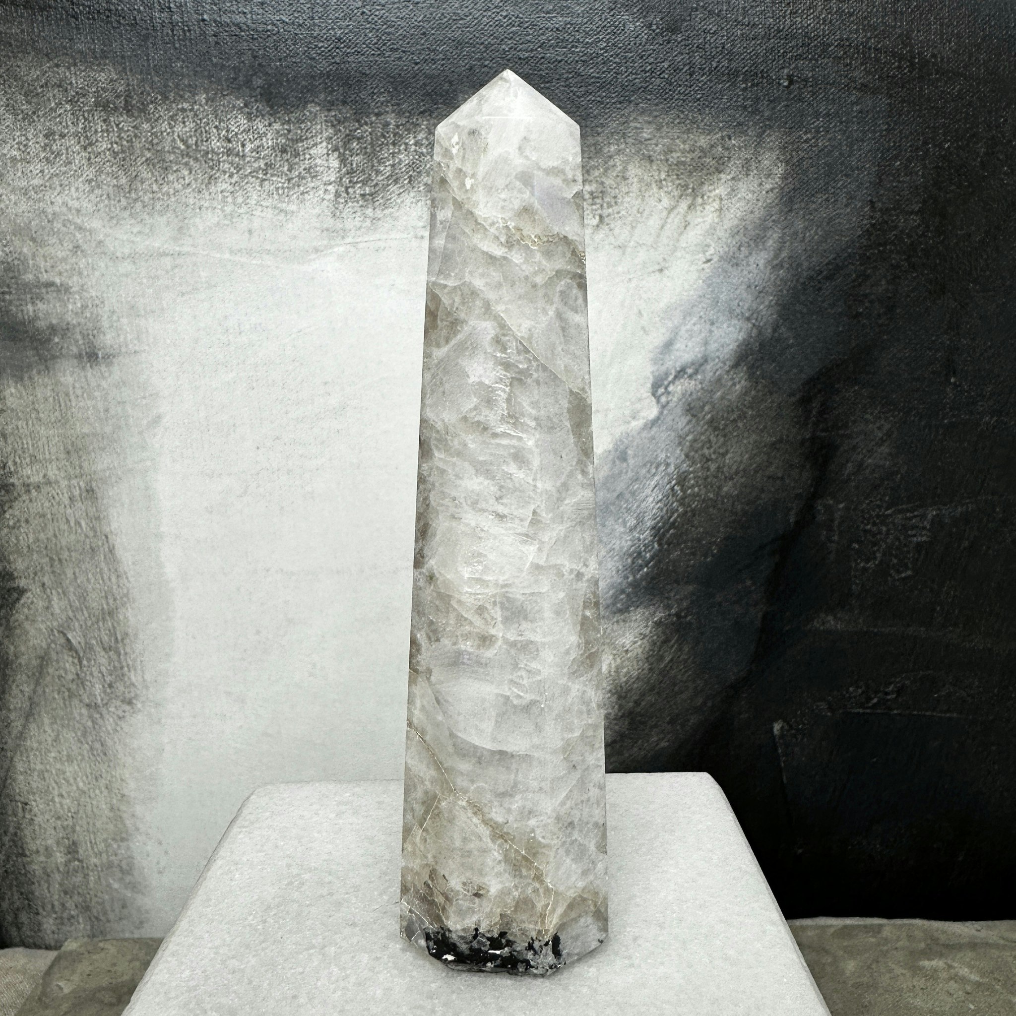 Regnbågsmånsten, torn (C)