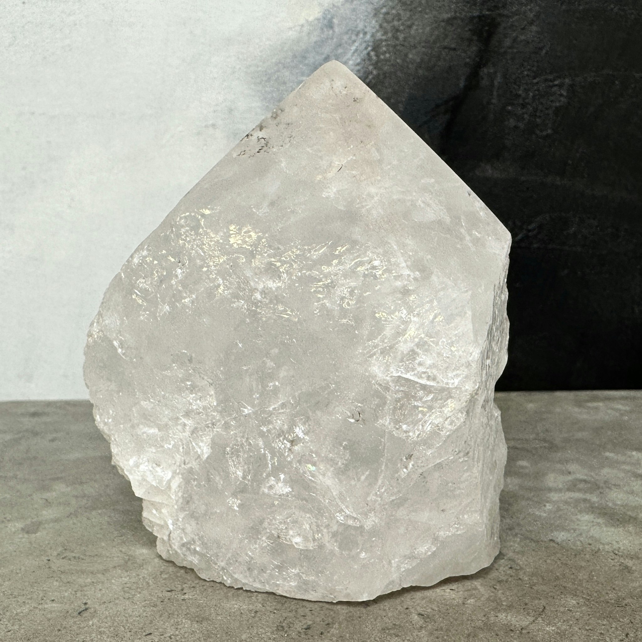 Bergkristall, semipolerad spets (A)