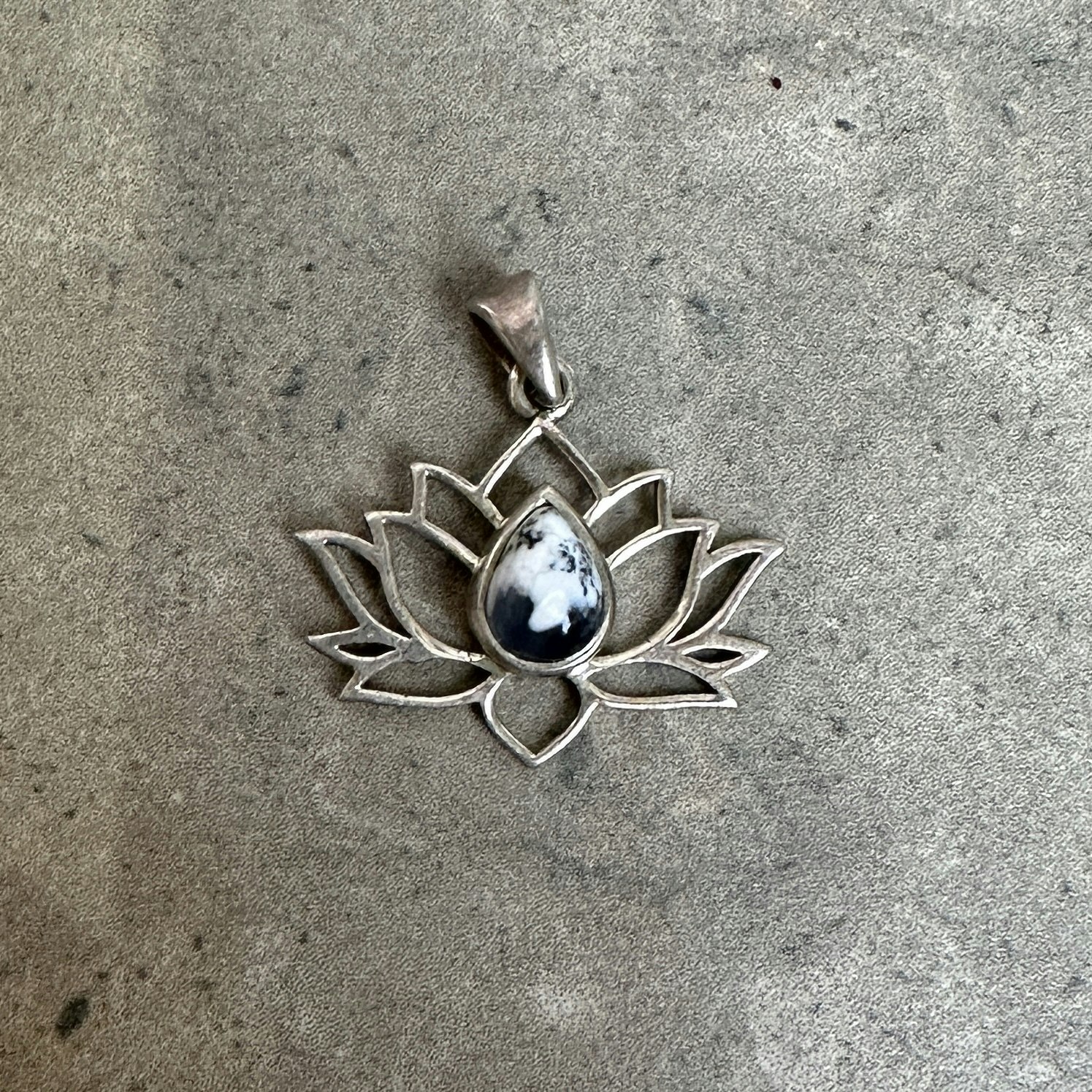 Dendritisk Opal, lotusblomma hänge silver 925