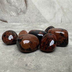Mahogny Obsidian, trumlad