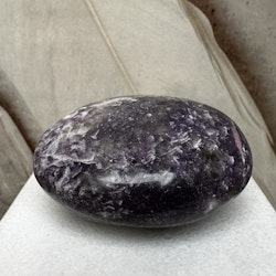 Lepidolit, palmstone (A)