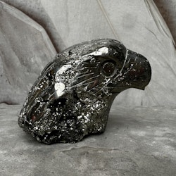 Pyrit, carving örn (B)