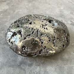Pyrit, jumbo palmstone med kluster (D)