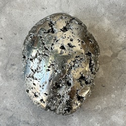 Pyrit, jumbo palmstone med kluster (D)