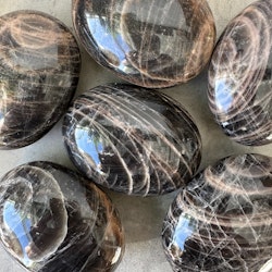 Svart Månsten, palmstones
