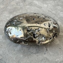 Pyrit, jumbo palmstone med kluster (B)